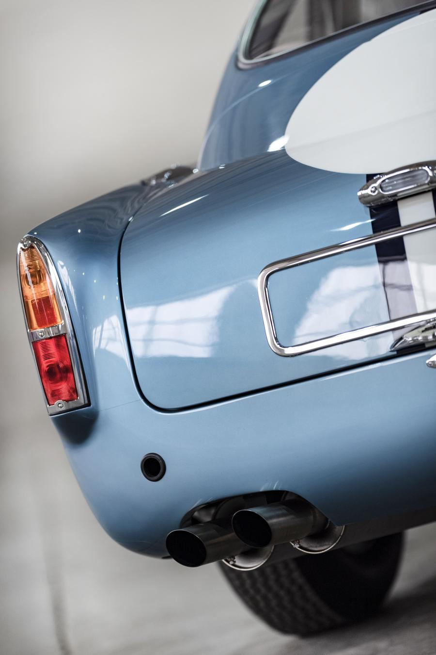 Детали экстерьера Aston Martin DB4 GT Continuation 2017 года  (UK) (фото 59 из 90)